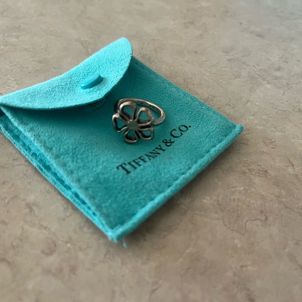 Tiffany hibiscus ring!